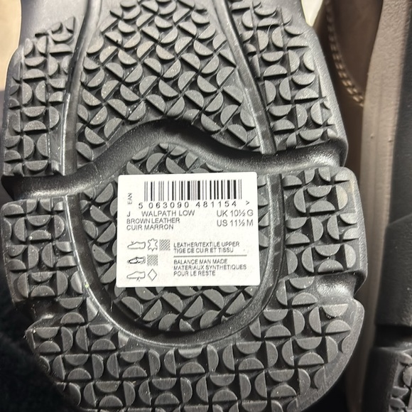 Men's Clarks Walpath Low in Brown Leather Waerproof Boots - Picture 7 of 7